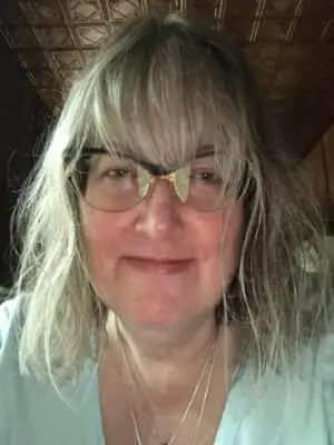 Gerri Leen lives in Northern Virginia and originally hails from Seattle In - фото 19