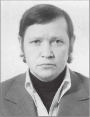 Александр Евгеньевич Разумов Так получилось что оба старших товарища уехали в - фото 68
