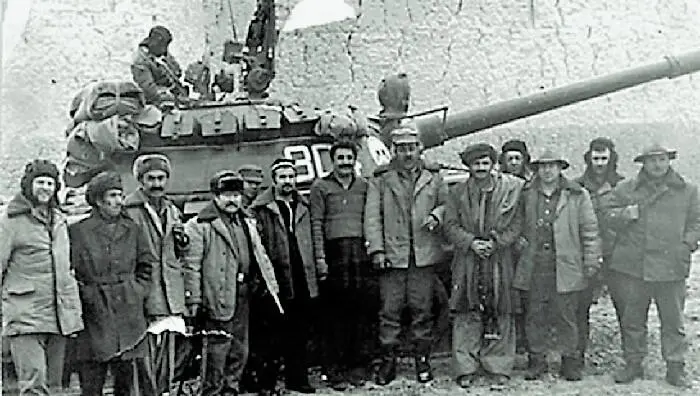 В поход шли 11 танков бригады и БТР с главными силами отделения Кобальт в - фото 6