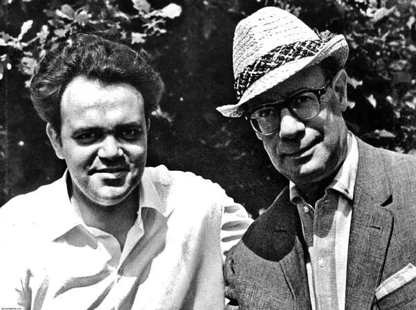 Писатель Лев Кассиль и нижегородский журналист Александр Цырульников 1968 год - фото 2