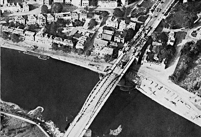 30 Остатки разведбата Гребнера Снимок Королевских ВВС IWM MH 2061 31 Кейт - фото 47