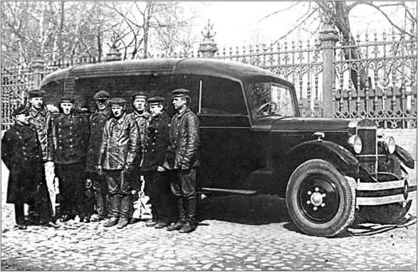 Один из первых автомобилей Кронштадта Кронштадтский автопарк 1933 г - фото 207