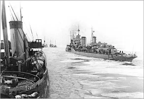 Корабли Балтийского флота в походе Нач 1940 г Торжественное собрание - фото 213