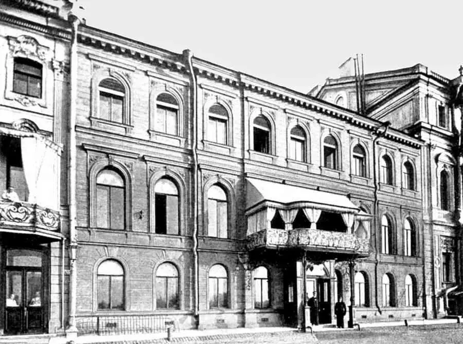 Дом 16 по Дворцовой набережной Фото 1914 г Войдите в парадное поднимитесь - фото 22