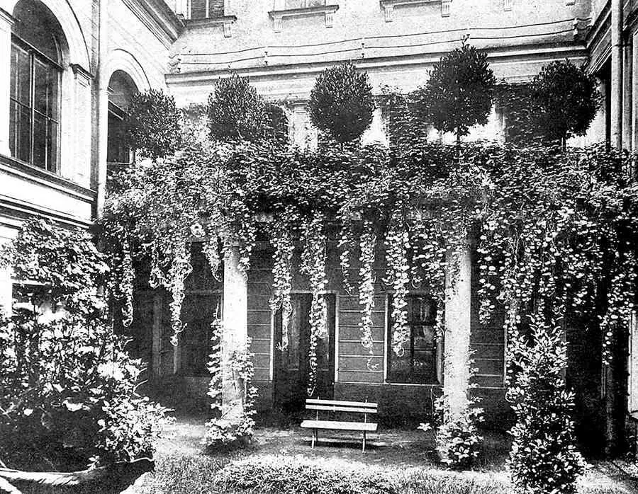 Английское собрание Садик Фото начала XX в Английское собрание всегда - фото 33