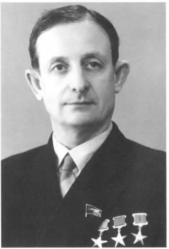 ХАРИТОН ЮЛІЙ БОРИСОВИЧ 19041996 Доктор фізикоматематичних наук 1935 - фото 6