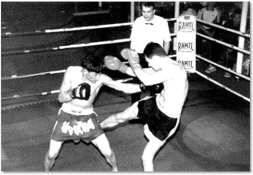 2001 Екатеринбург RAMTL FIGHT Контратака лоукиком МСтепанов Чайковский - фото 60