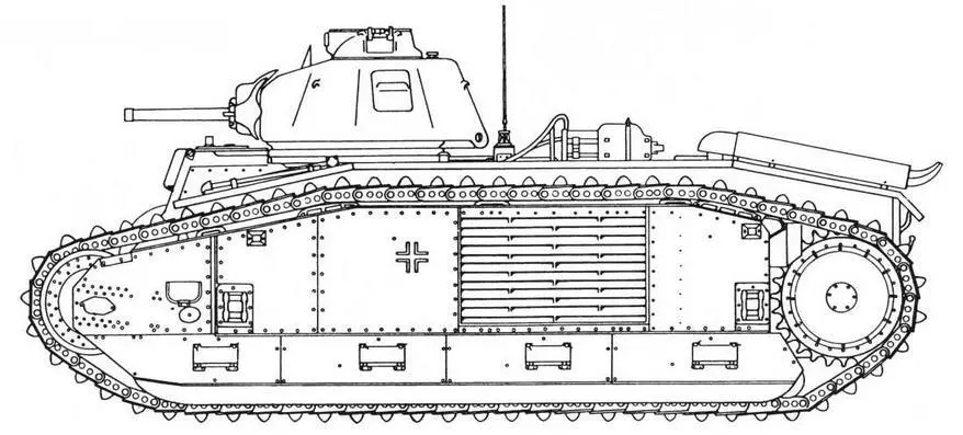 Panzerkampfwagen B2f Обе машины сгорели но экипажи успели их покинуть - фото 67
