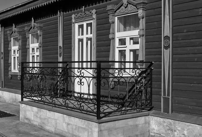Дом Замятина на Покровской улице в Лебедяни перестроенный в 2009 году под - фото 4