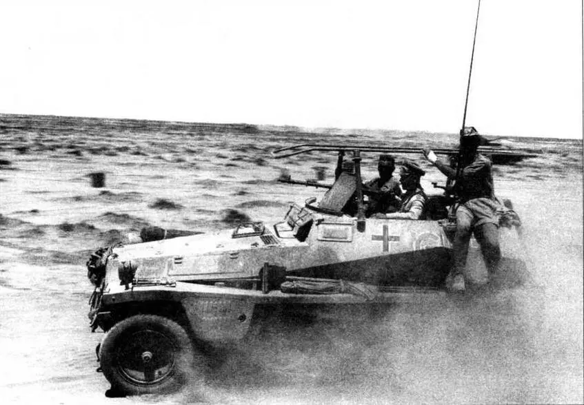 Машина связи SdKfz2503 Greif штабной бронетранспортер командующего - фото 19