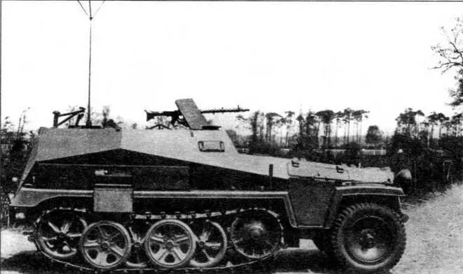 Машина наблюдения и управления огнем SdKfz2504 Alt с антенной типа метелка - фото 20