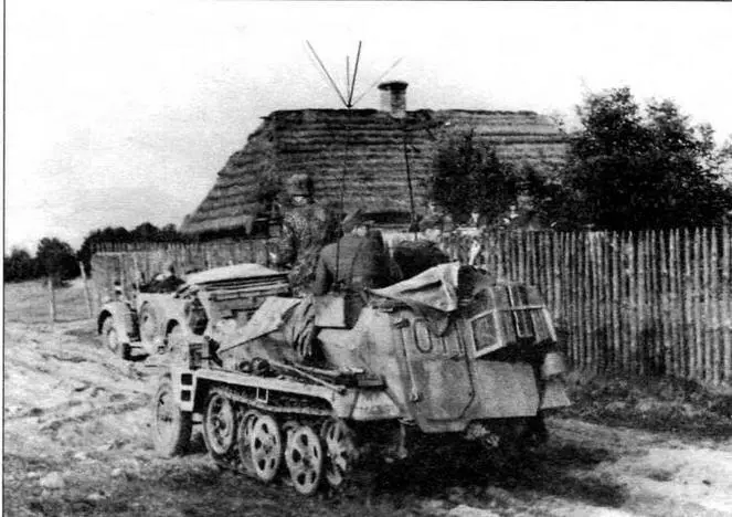 Бронетранспортер SdKfz2503 позднего выпуска оснащенный штыревой антенной с - фото 34