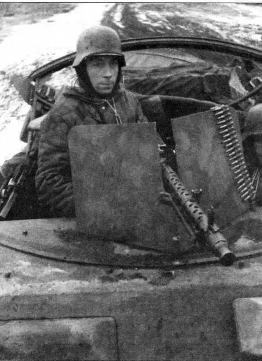 Установка пулемета MG 34 за щитом на бронетранспортере SdKfz251 AusfB - фото 47