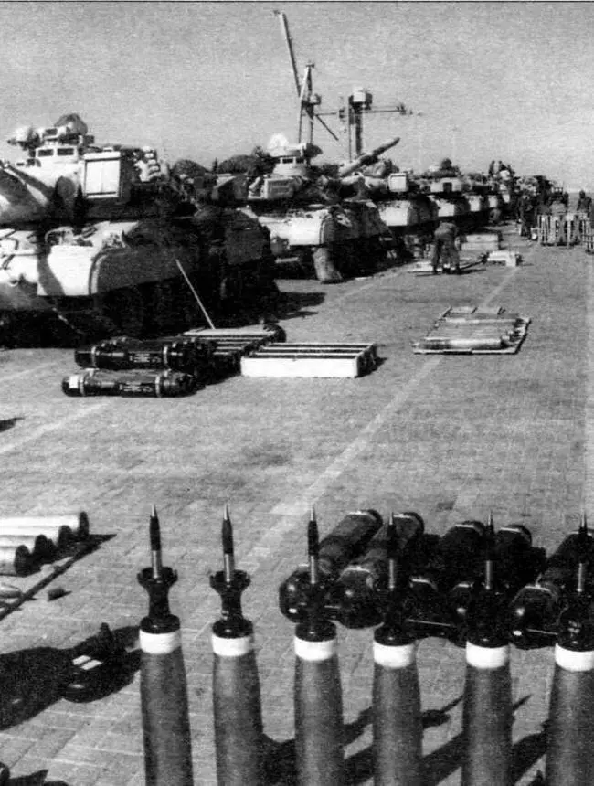 Боевые машины снаряжение и боеприпасы 4го драгунского полка после разгрузки в - фото 33