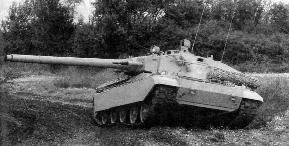 Основной боевой танк АМХ32 демонстрирует свои динамические качества на - фото 36