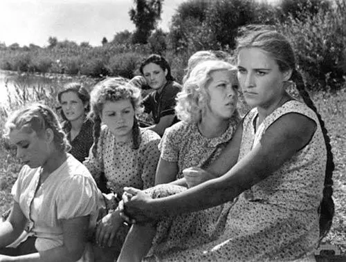 Кадр из кинофильма Молодая гвардия 1948 г Как ни тяжела и ни страшна - фото 27
