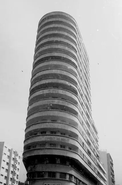 Ил 94 Архитектура интернационального стиля в Дакаре Сенегал 2002 Фото - фото 94