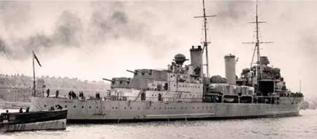 Английский крейсер Эдинбург 1939 г Торпеда попала в корму и крейсер малым - фото 14