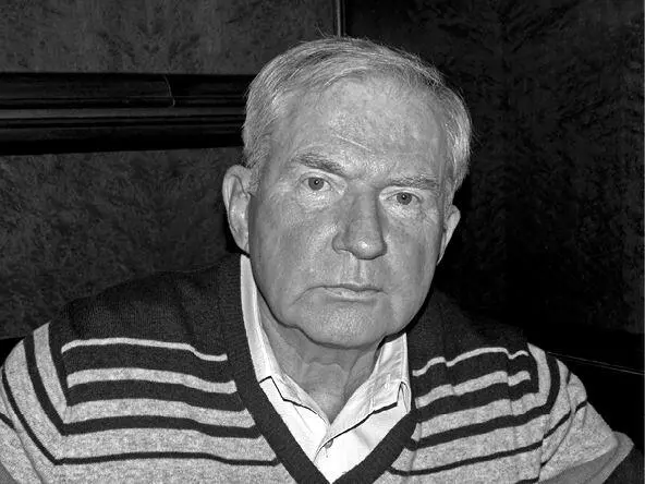 Эдуард Воробьев 2011 год Фото Иржи Юста У меня вдобавок играли роль личные - фото 13