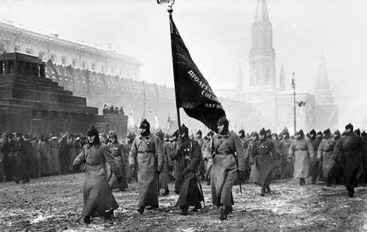 Парад 1927 Поскольку в общую картину Красной площади не вписывались - фото 15