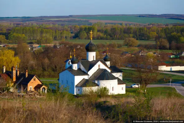 Родное любимое Сухарево Уже проторена дорожка К родному краю долго шла - фото 1