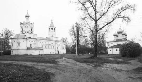 Солотчинский монастырь Слева Духовская церковь справа Рождества Богородицы - фото 45