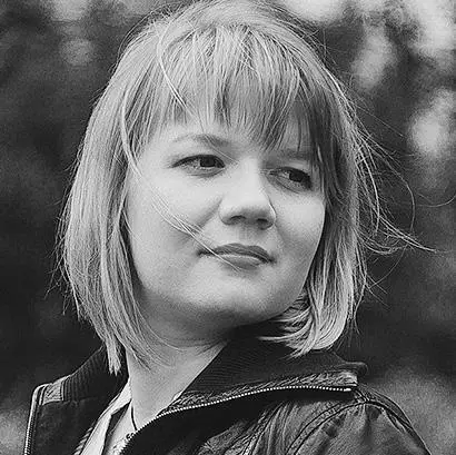 Родилась в 1990 году в Ленинграде Прозаик Окончила юридический факультет - фото 3