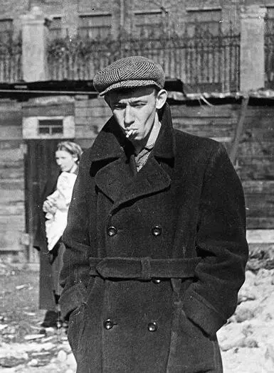 М М Рачек 1950е гг Я бывал у него дома знаю что отец какойто гдето в - фото 7