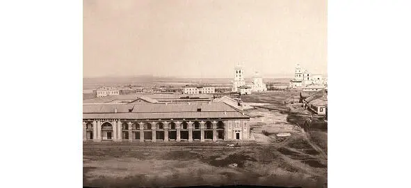 Gostiny Dvor Merchant Yard Lets go around this square The first on the - фото 59