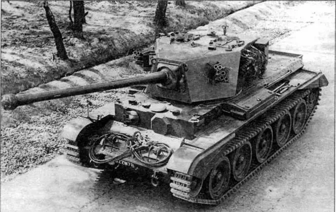 Средний танк Charioteer Mk 7 Амбразура курсового пулемета заварена По бортам - фото 59