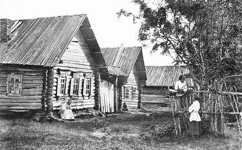 Вид деревенской улицы в Ярославской губернии 18711878 гг Дом на Русском - фото 1