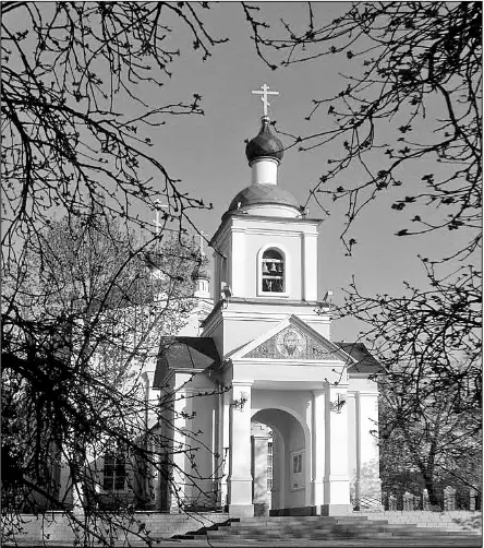 СвятоНикольский храм построен в пос Ракитное в 1832 году князьями Юсуповыми - фото 1