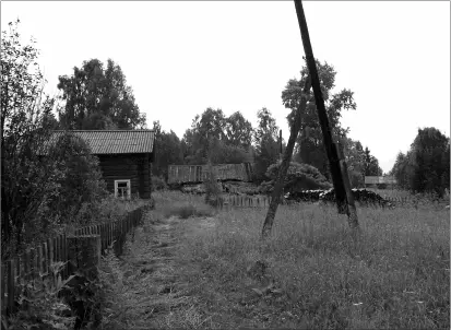 Жилой дом Веры Алексеевны и на дальнем плане дом в котором она принимала - фото 8