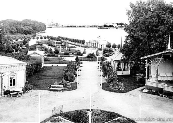 Конец XIX века Вид из дома резиденции на городской пруд и парк Раньше до 1917 - фото 12