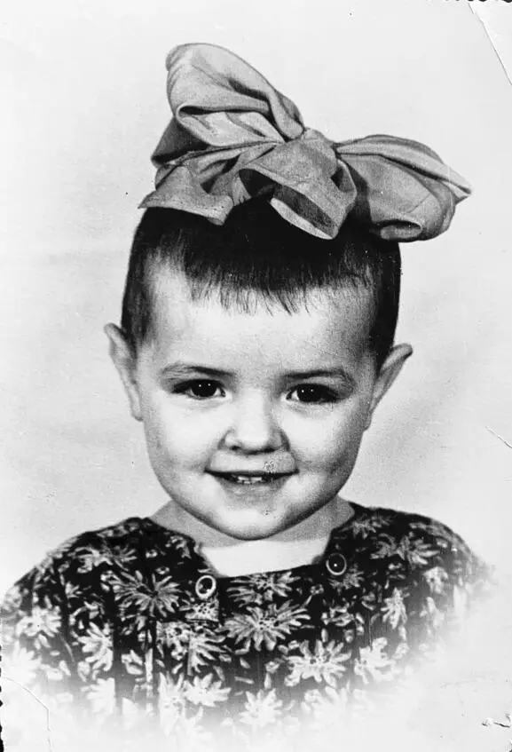 1957 год Алёнка Мама объяснила что оказывается папа больше всего на свете - фото 29
