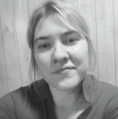 Родилась в 1988 году в городе Москве живёт там же Работает переводчиком - фото 6