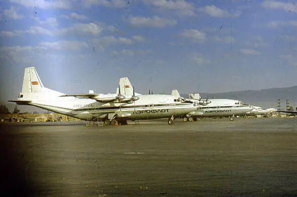 Стоянка самолётов Ан12БП на аэродроме Боле 1984 год Заместитель - фото 10