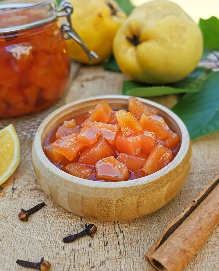 В Средиземноморье плод айвы считается символом любви и плодородия вкус спелой - фото 9