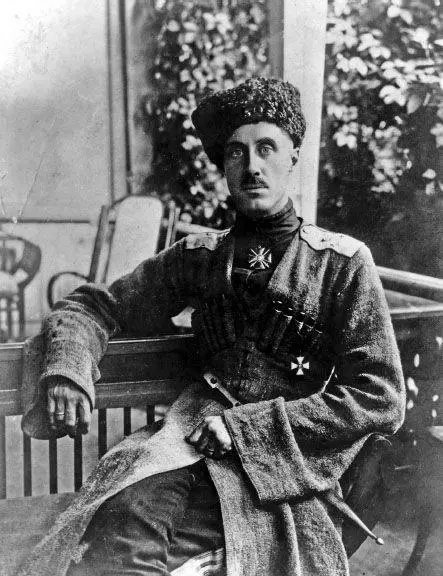 General Baron Peter Wrangel The Volunteer Army was reequipped with arms and - фото 10