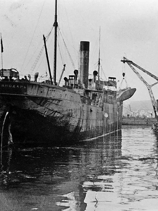 Detail of picture here CHAPTER SIX FEBRUARY 1919 General Wrangel continued - фото 17