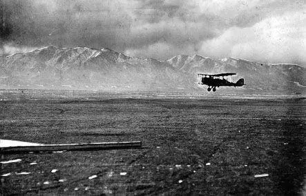 A DH9A landing at Petrovsk airfield Note the Caucasus Mountains in the - фото 18