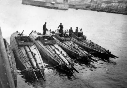 Five Coastal Motor Boats alongside HMS Kruger in Baku harbour on 1 March 1919 - фото 19
