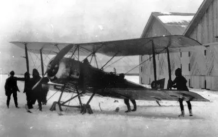 A Sopwith 1½ Strutter with skis The White troops who had retreated into the - фото 58