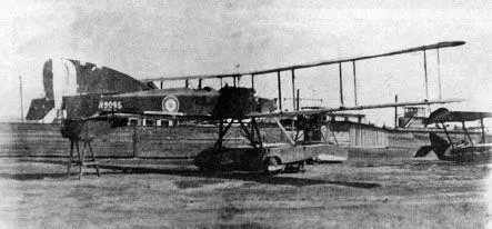 Short 184 N9085 after it had been captured by the Reds in 1920 There is no - фото 62