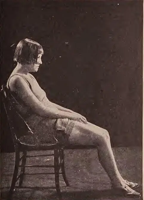 Неправильная сидячая поза Вместо того чтобы сидеть на краю стула отведите - фото 4