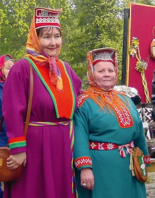Саамские женщины в шамшурах Расстаться с таким головным убором или сделать - фото 15