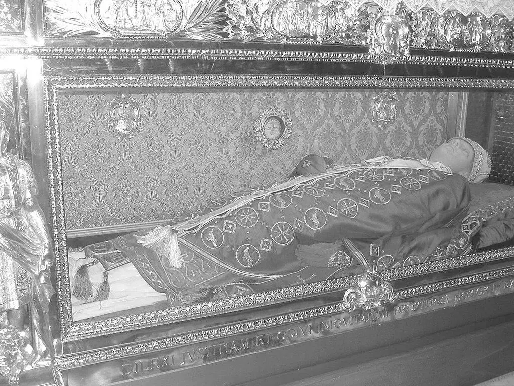 Гробница папы Григория VII Салерно кафедральный собор Καὶ ταῦτα ἀρχιερέως ὦ - фото 12