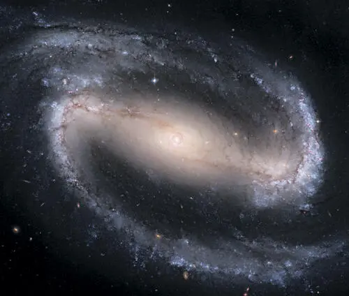 NGC 1300 спиральная галактика с перемычкой Яркие спиральные ветви - фото 18