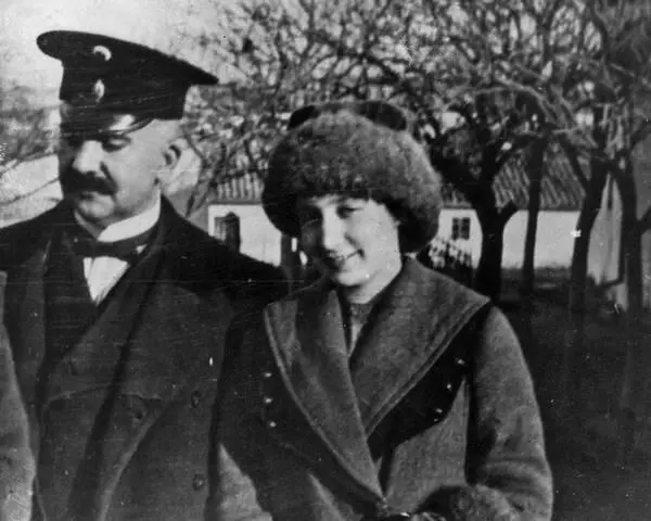Ася и Павел Лампси внук А Айвазовского Судак 1909 Анастасия Цветаева с - фото 54