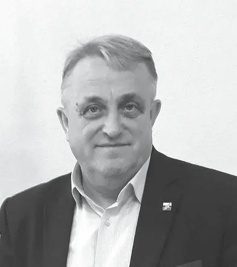 Родился 25 мая 1959 года в г Сатке Челябинской области Член Российского союза - фото 11